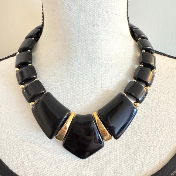 Vintage Napier Black Lucite Geometric V Collar Necklace Chunky 80s Signed Runway - Picture 1 of 15